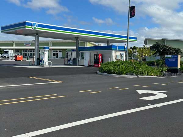 Retail fueling facility in Waikoloa plaza